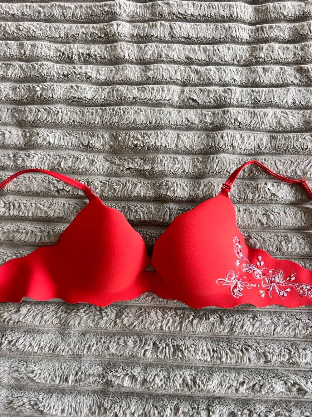 Victoria's Secret Very Sexy Secret Embrace Push Up Bra Red Size 34C